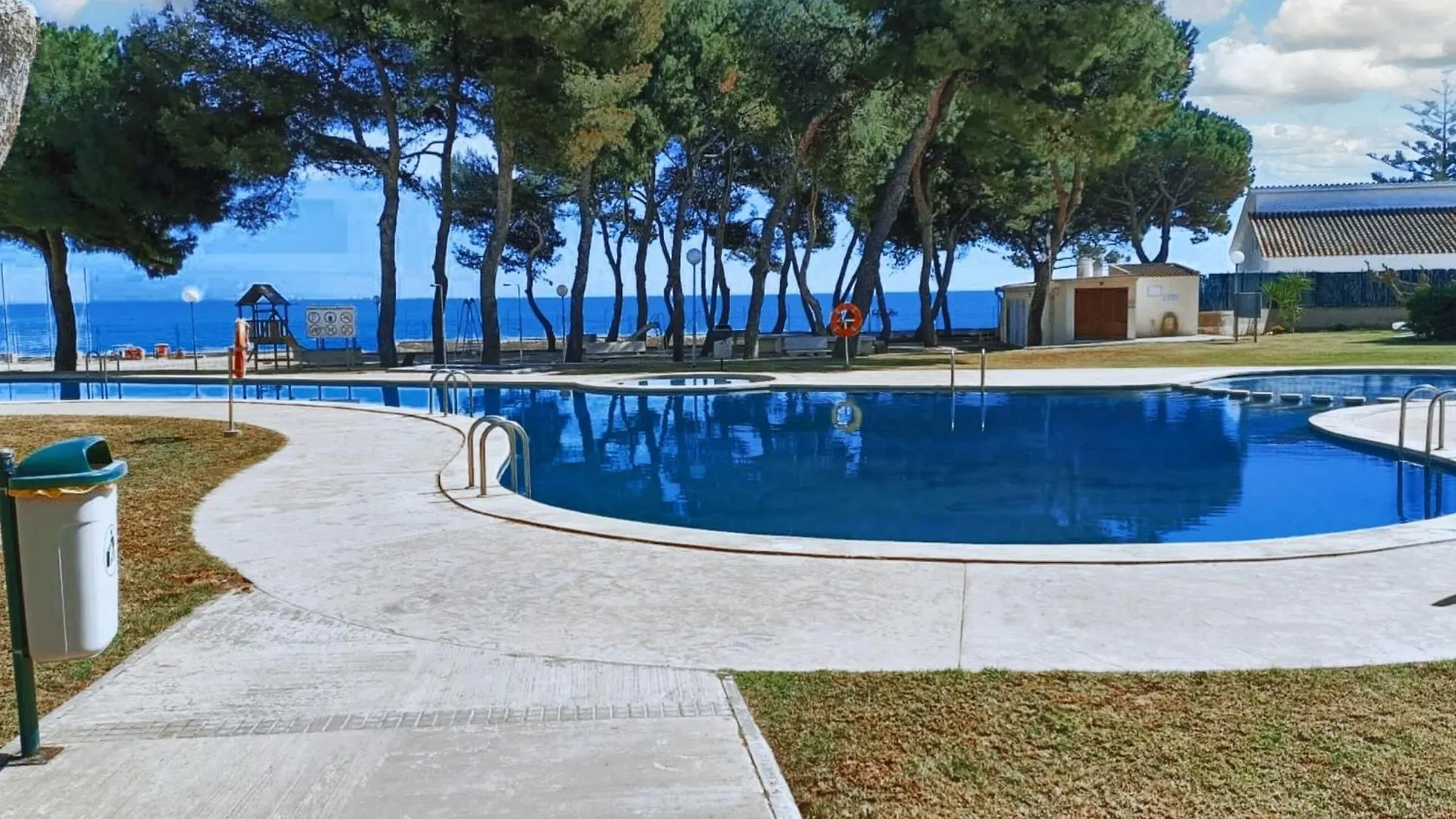 Comfortable Apartment In Alcanar With Shared Pool