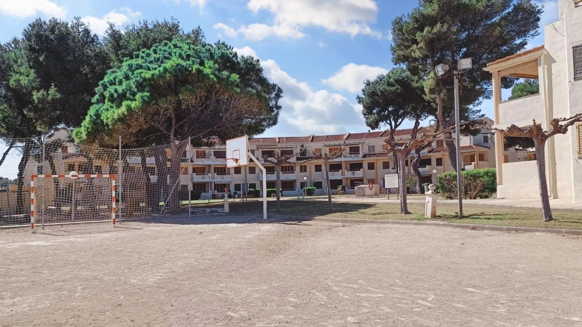 Comfortable Apartment In Alcanar With Shared Pool