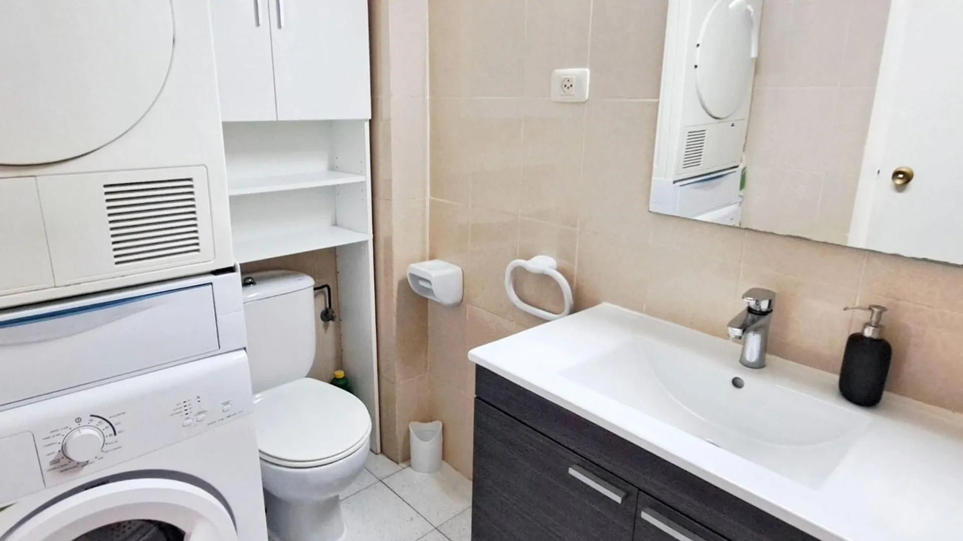 Comfortable Apartment In Alcanar With Shared Pool