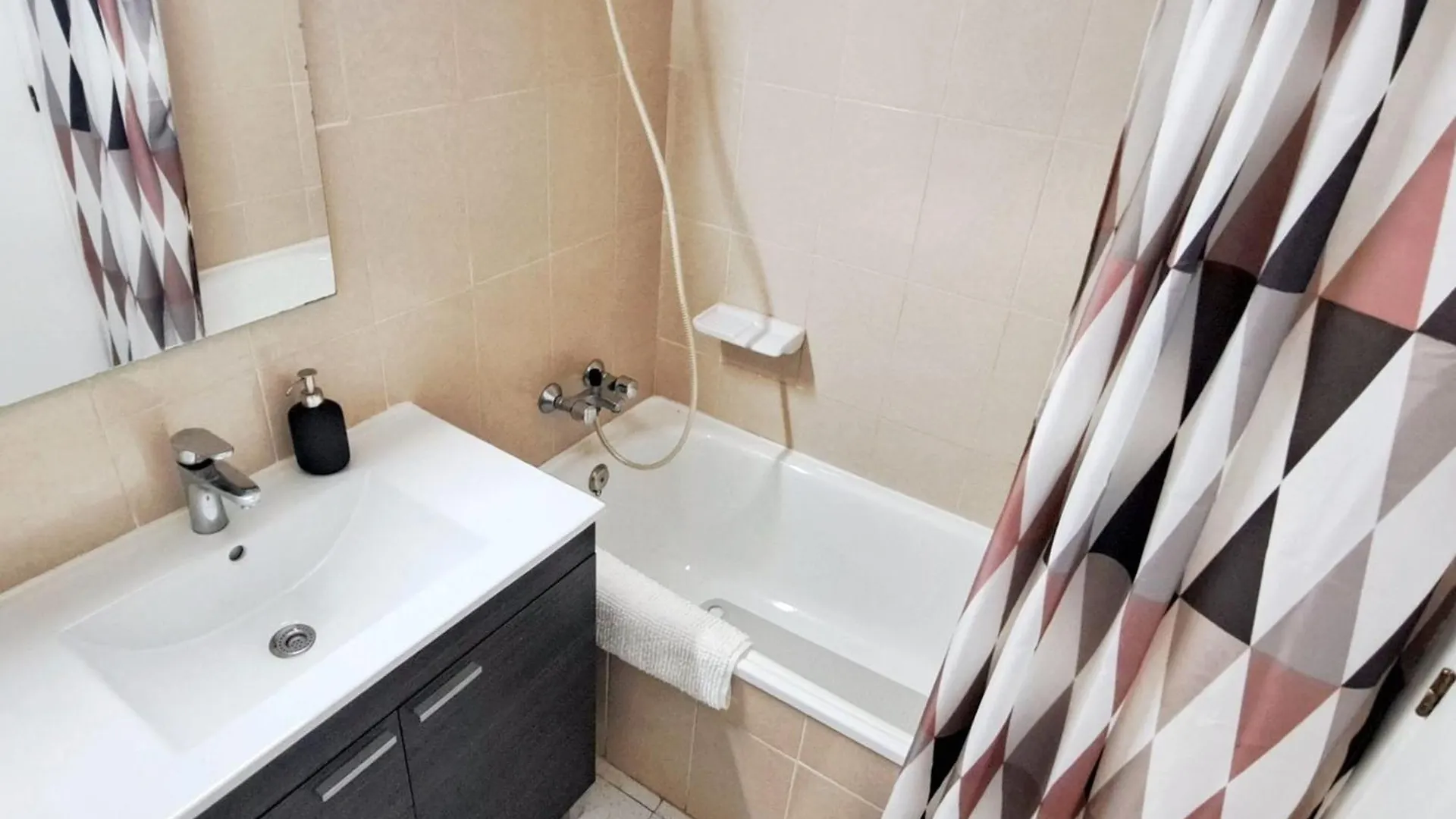 Comfortable Apartment In Alcanar With Shared Pool